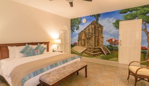 Deluxe King Bed Suite