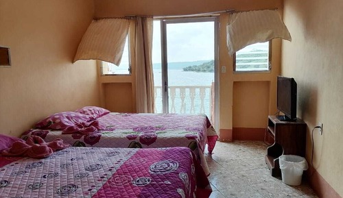 Deluxe Triple Room, Multiple Beds, Non Smoking