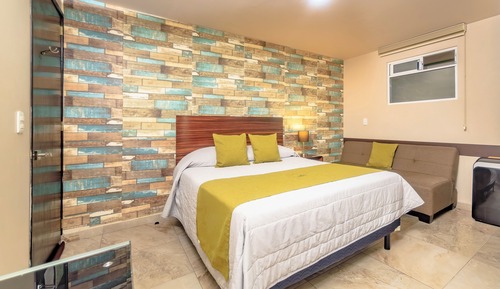 Basic Room, 1 Queen Bed