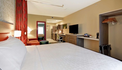 Premium Studio Suite, 1 King Bed, Non Smoking, Balcony