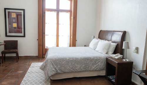 Standard Room, 1 Queen Bed
