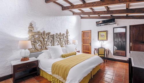 Suite,1 King Bed, No. 6  & 11 