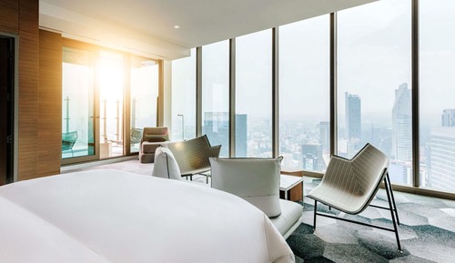 Suite, 1 King Bed, Club Lounge Access (Imperial. Angel Independence View)