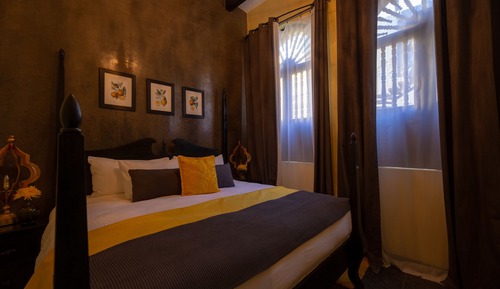 Basic Double Room, 1 King Bed, Fireplace, LISBON
