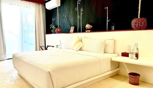 Suite, 1 King Bed