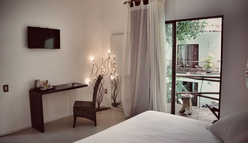 Deluxe Double Room, 1 King Bed, Balcony, Pool View