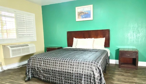Deluxe Single Room