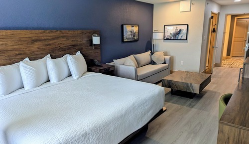 Suite, 1 King Bed, Non Smoking