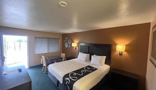 Single Room, 1 King Bed, Non Smoking