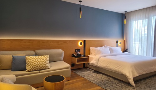 Suite, 1 King Bed, City View