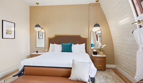 Superior Room, 1 King Bed, Accessible Bathtub, Patio