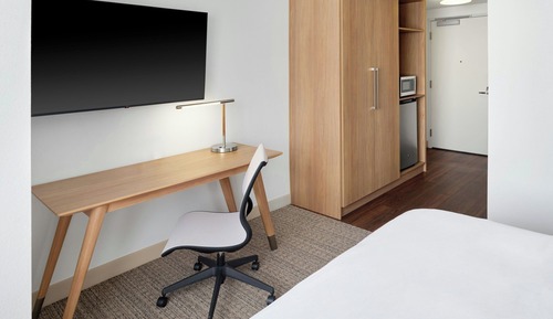 Standard Room, 1 King Bed (Mobility/Hearing Access, Roll-in Shwr)