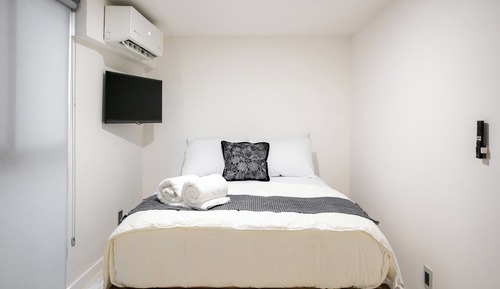 Junior Apartment, Mobility Accessible, Courtyard View