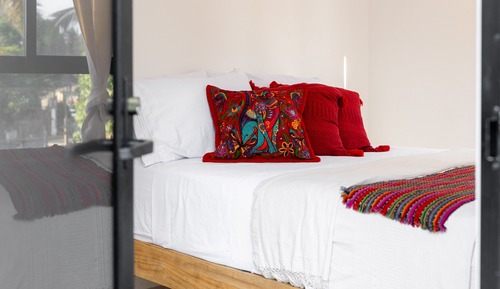 Basic Studio Suite, Kitchenette, Courtyard View