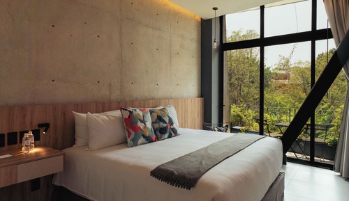 Deluxe Room, 1 King Bed, Balcony, City View