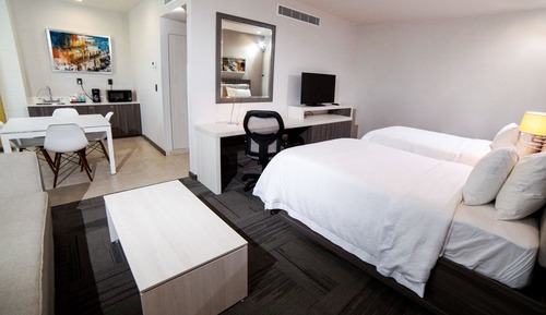 Suite, 2 Twin Beds, Non Smoking