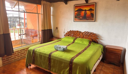 Comfort Room, Lake View