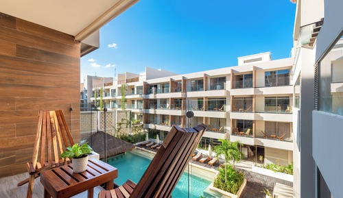 Standard Room, 2 Double Beds, Pool View