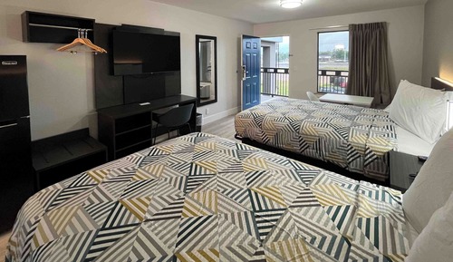 Room, 2 Double Beds, Smoking, Kitchen