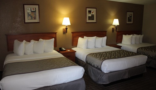 Queen Room with 3 Queen Beds Non Smoking