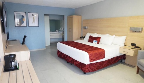 Room, 2 Double Beds, Non Smoking (Accesible)