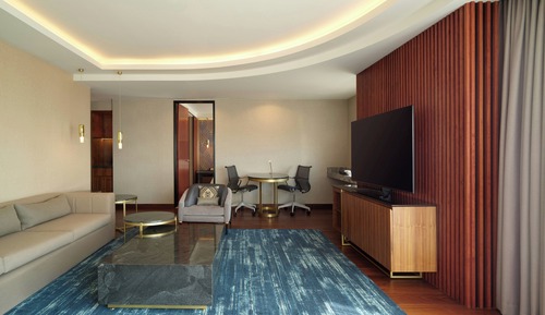 Junior Suite, 1 King Bed, Park View