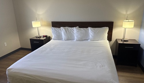 Standard Room, 1 King Bed (Bath Shower Combo)