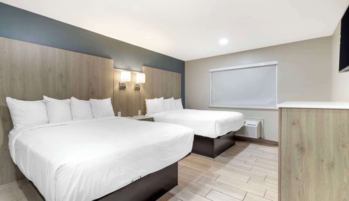 Suite, 2 Queen Beds, Non Smoking (with Sofabed)