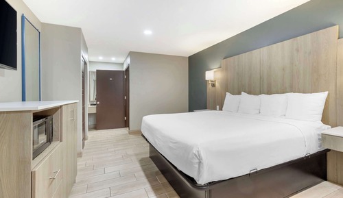 Junior Suite, 1 King Bed, Non Smoking (with Single Sofabed)