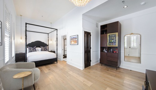 Deluxe Room, 1 Queen Bed (1 Queen Bed Deluxe with Balcony)