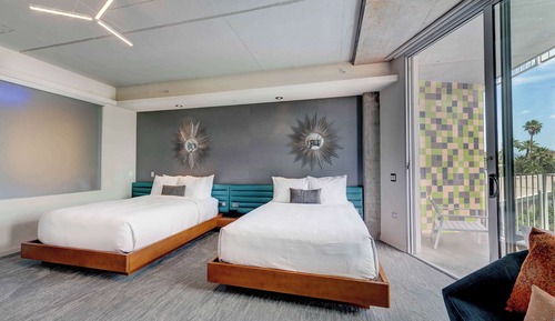 Signature Double Room, Tower
