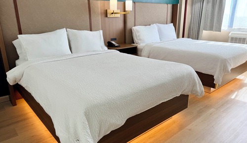 Room, 2 Queen Beds, Accessible Bathtub