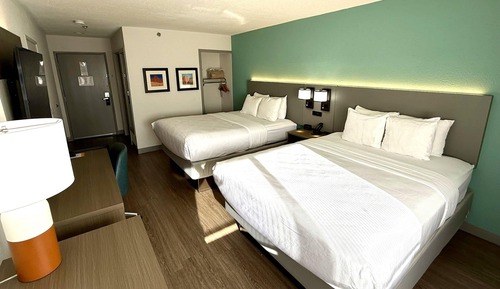 Standard Room, 2 Queen Beds, Non Smoking