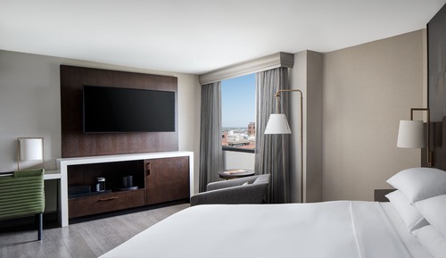 Executive Room, 1 King Bed, Corner