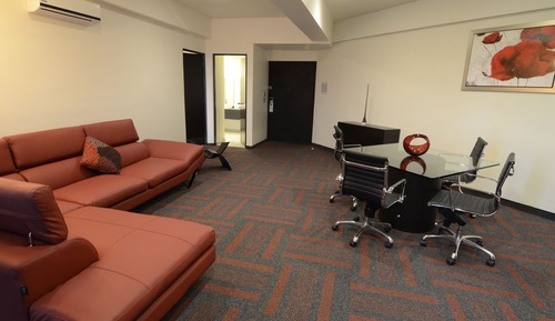 Suite, 1 King Bed (Living Area)