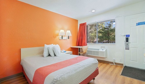 Standard Room, 1 Queen Bed, Non Smoking