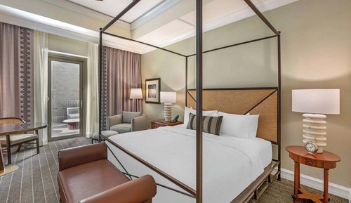 Premier Room, 1 King Bed, Accessible