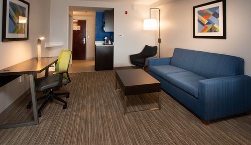 Suite, 1 King Bed, Accessible (Communications)