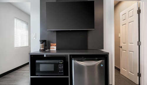 Deluxe Room, 2 Double Beds, Non Smoking, Refrigerator & Microwave