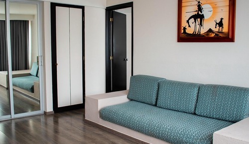 Suite, 1 King Bed, Non Smoking