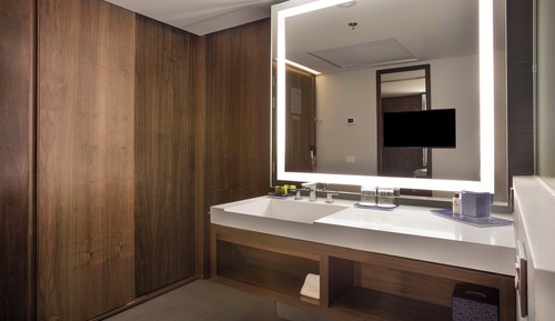Classic Room, 1 King Bed (Executive Floor)