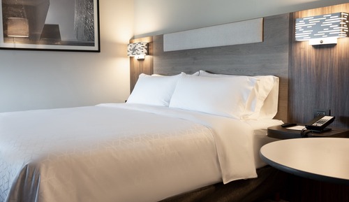 Standard Room, 1 Queen Bed