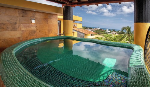 Honeymoon Studio Suite