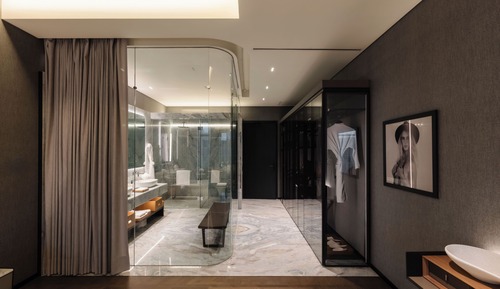 Suite, City View