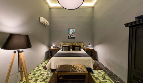 Standard Suite, 1 King Bed