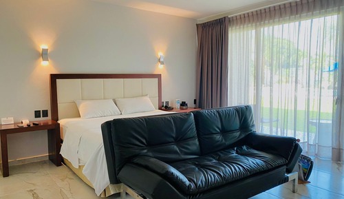 Junior Suite, 1 Bedroom, Accessible, Garden View (Master)