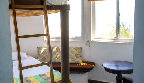 Exclusive Room, Air conditioning (Quadruple)