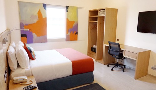 Business Room, 1 Queen Bed