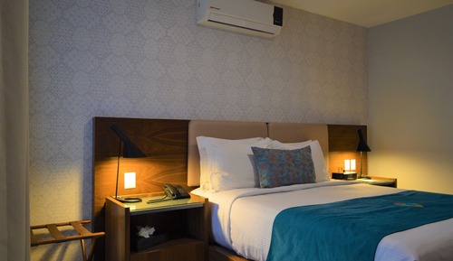 Standard Suite, 1 Queen Bed