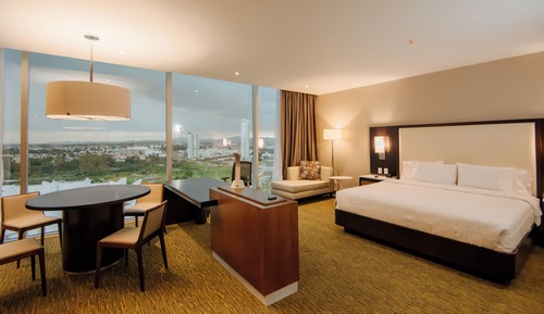 1 King Bed 1 Bedroom Suite